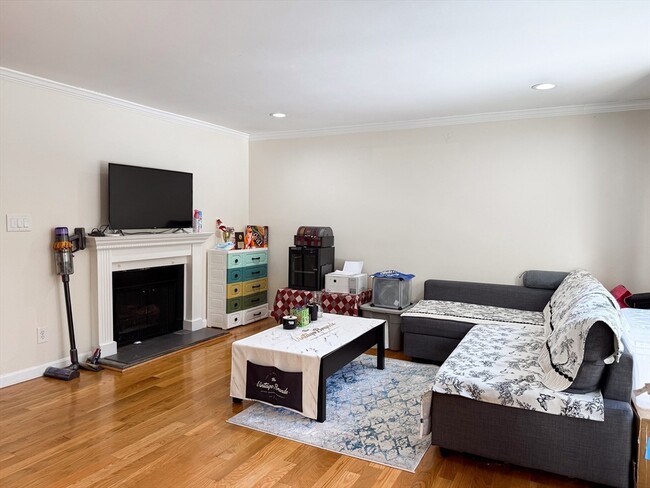 Building Photo - 53 Jericho Rd