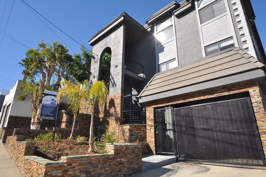 Primary Photo - 2119 Elsinore St