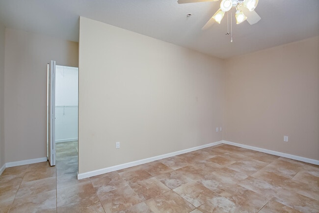 Building Photo - 5015 Fairways Cir