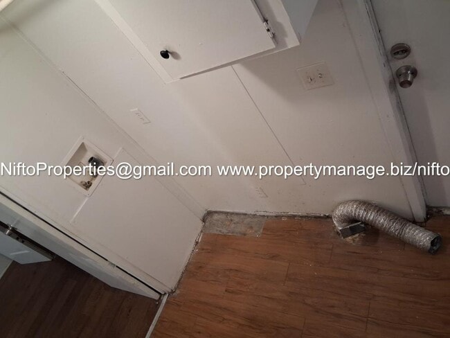 Building Photo - 5584 Aenon Ln