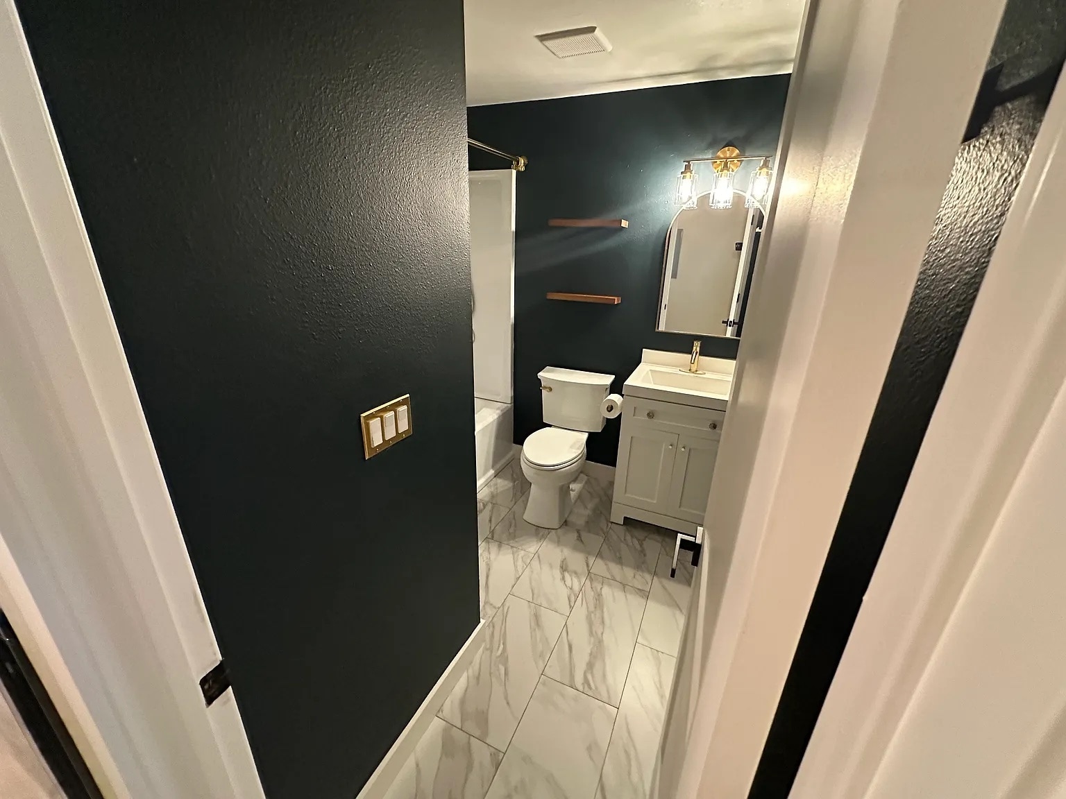 Spare bathroom - 8504 SW Mohawk St