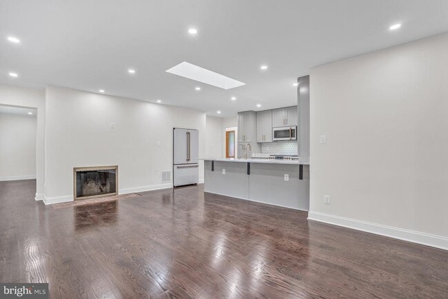 Building Photo - 7203 Marine Dr