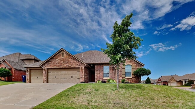 Building Photo - Very Nice 4 Bedroom 2 Bath + Study Home in Yukon Schools