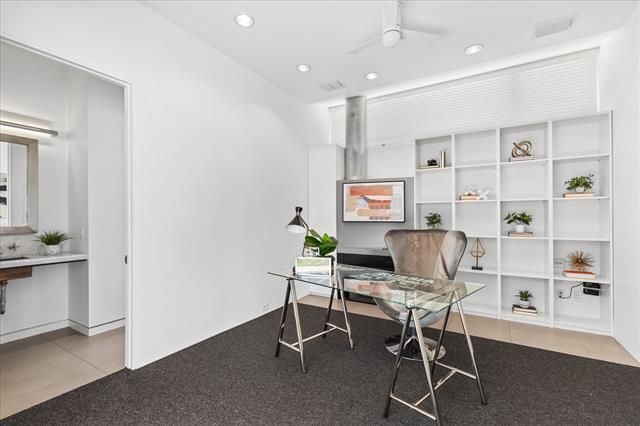 Building Photo - 33 Vanguard Way