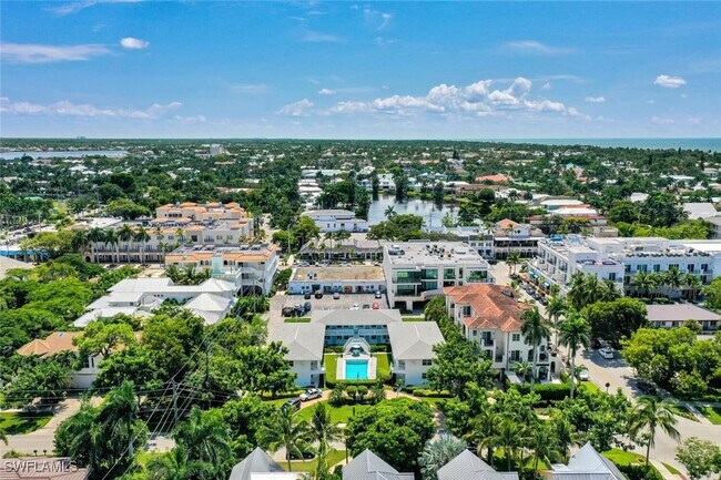 Building Photo - 546 4th Ave S