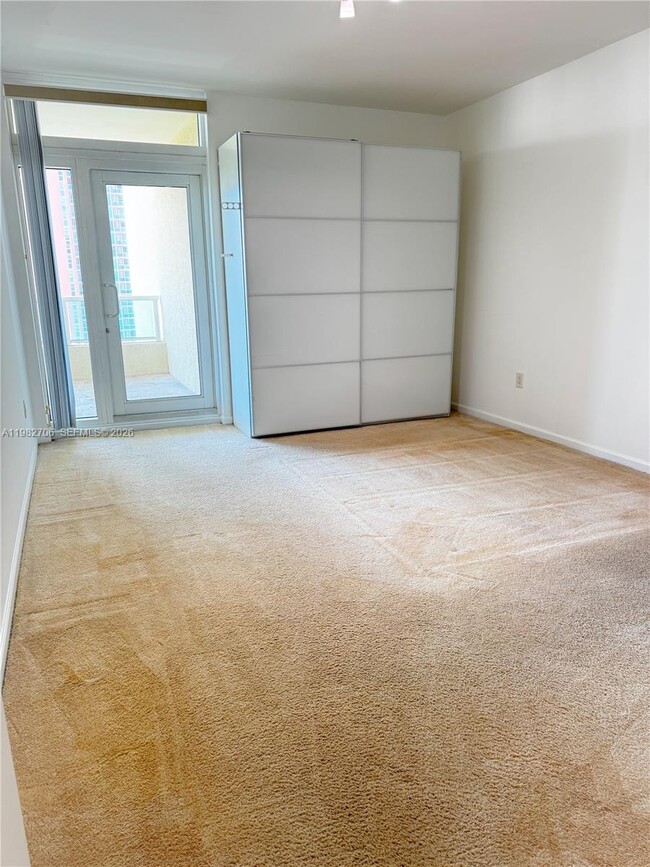 Building Photo - 3340 NE 190th St