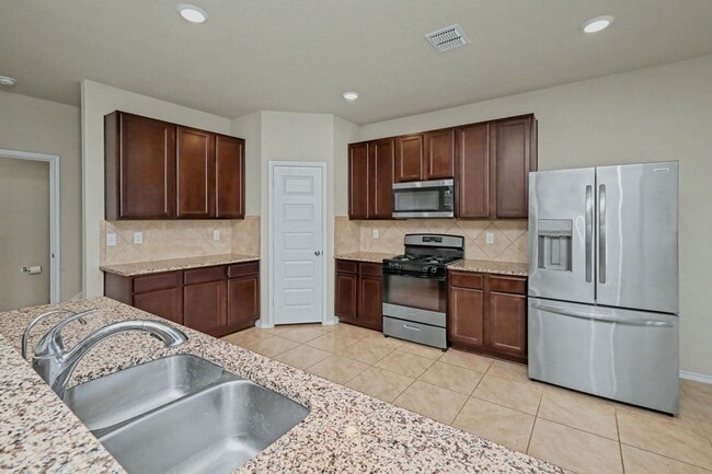 Building Photo - Spacious 2-Story Home w/ Open Floor Plan & Private Yard – St. Hedwig