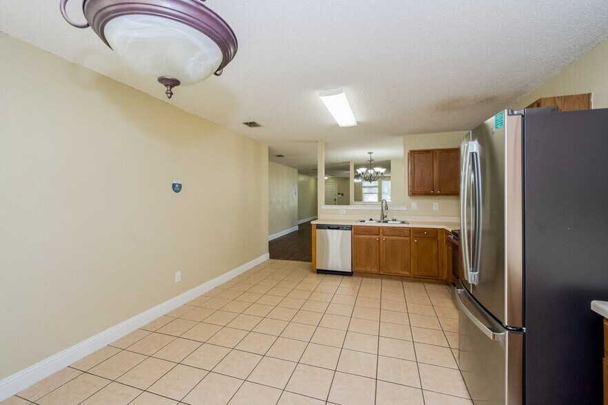 Building Photo - 648 Granite Ridge Dr