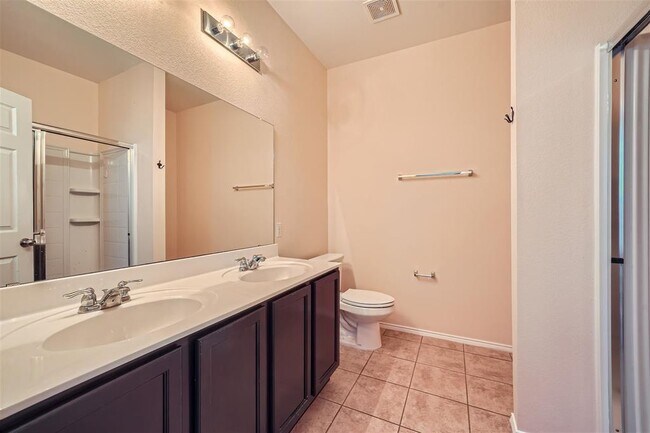 Building Photo - 465 Moonwalker Trail