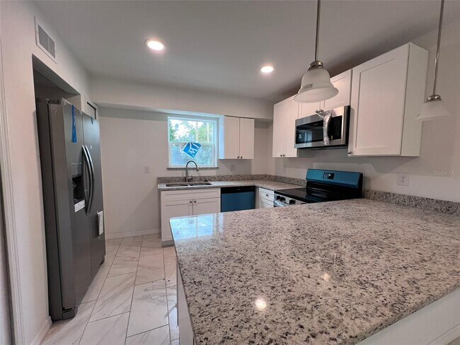 Building Photo - 5317 Curry Ford Rd