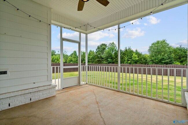 Building Photo - 6605 Waxwood Dr