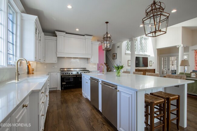 Building Photo - 207 Monmouth Ave