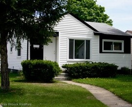 Building Photo - 3722 Elmhurst Ave