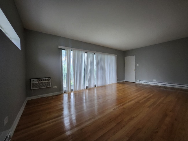 Primary Photo - 3115 W 79th St