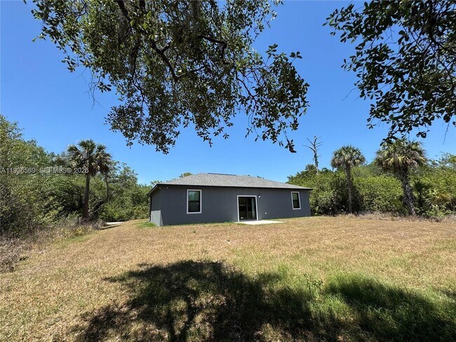 Building Photo - 6018 Acorn Cir