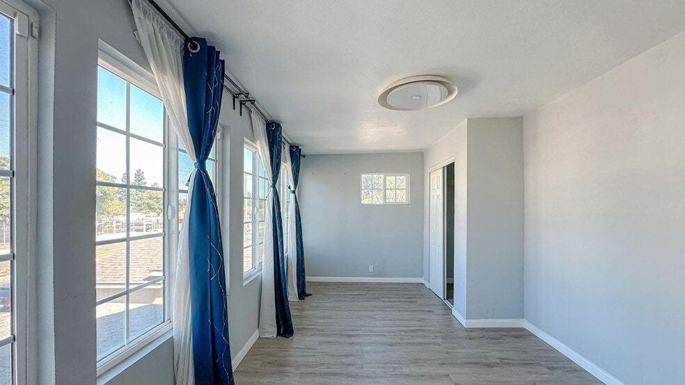 Building Photo - 158 W Del Amo Blvd