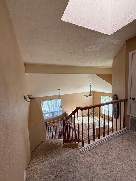 Building Photo - 6301 Puma Pl NE