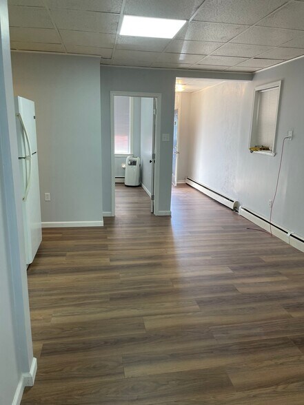 Building Photo - 1109 Girard Ave