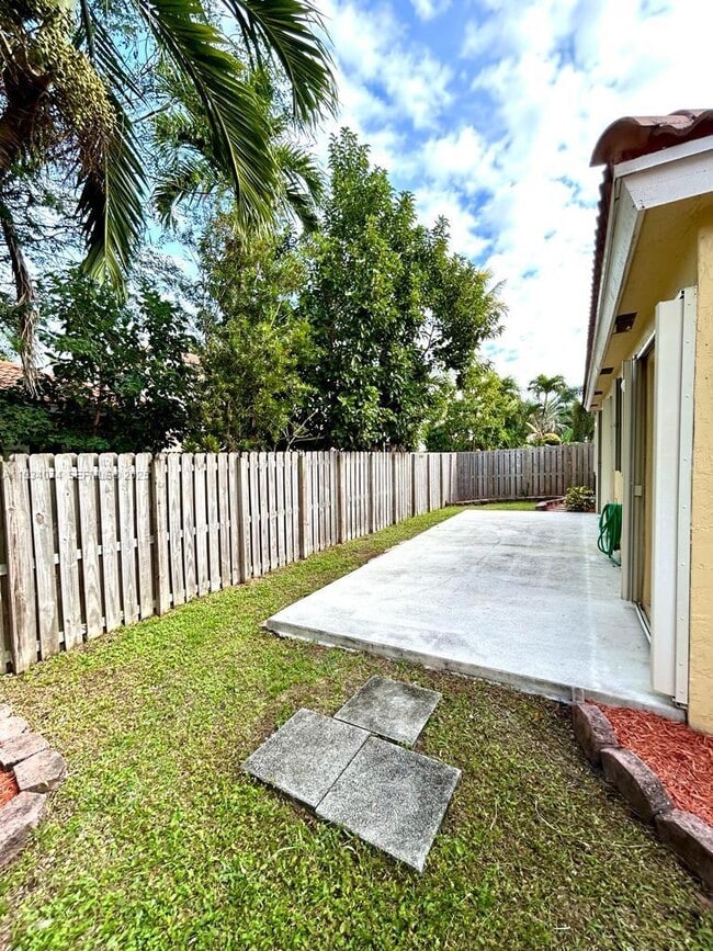 Building Photo - 4779 NW 5th Ct