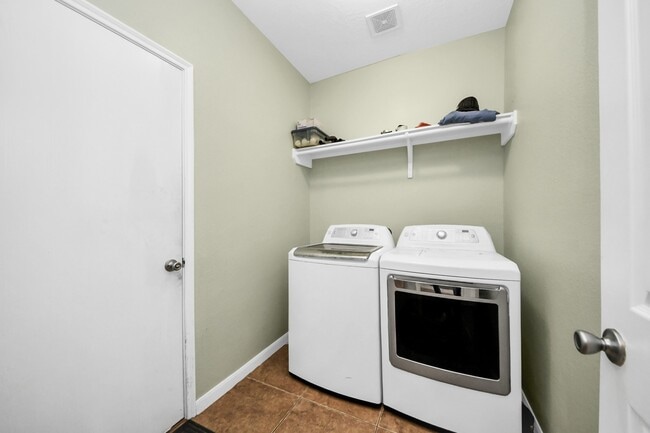 Building Photo - 1601 Bel Riposo Ln