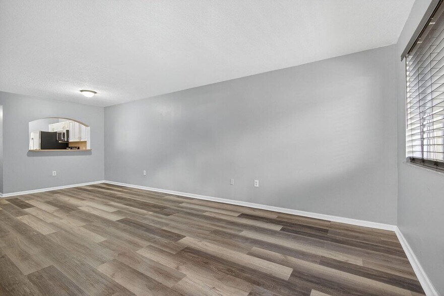 Building Photo - 3770 N Jog Rd