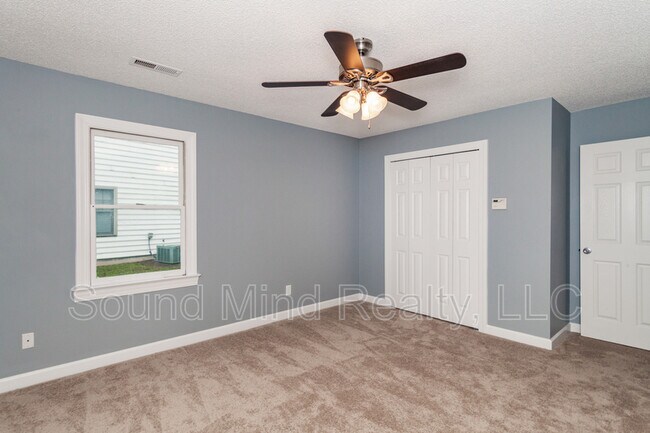 Building Photo - 2113 Tanglewood Rd