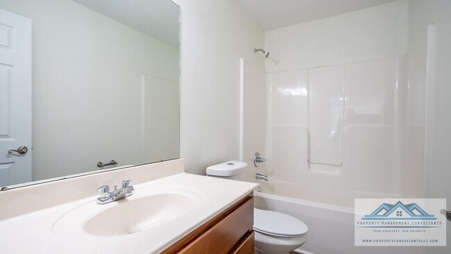 Building Photo - 102 Millbury Way