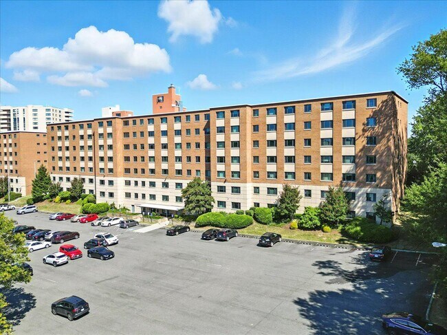 Building Photo - 1200 S Arlington Ridge Rd