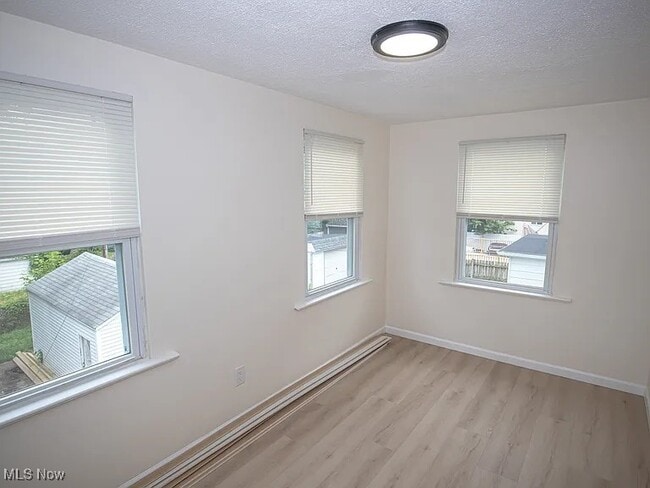 Building Photo - 3219 W 86th St