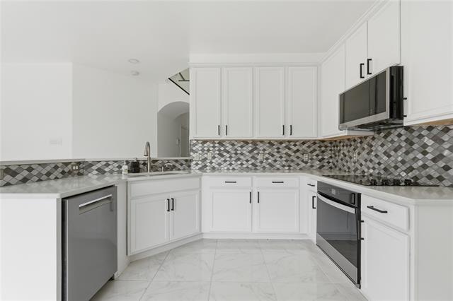 Building Photo - 5001 Spicewood Dr