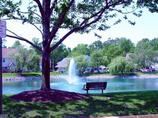 Building Photo - 400 Bracknell Arch