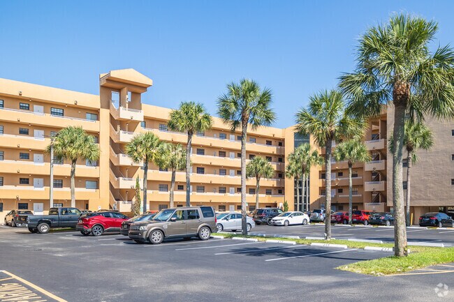 Building Photo - Celebrity Point Condos