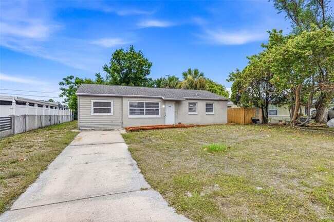 Building Photo - 6802 Larmon St