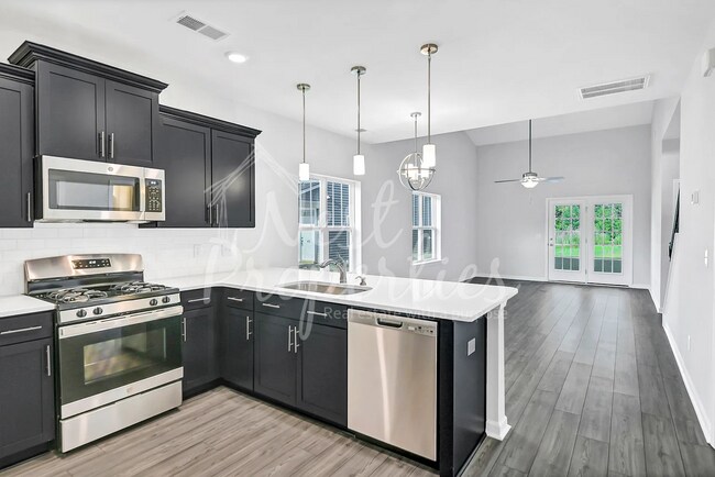 Building Photo - 432 Sandfarm Trail