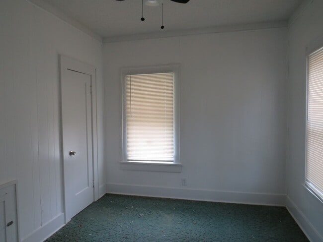 Building Photo - 706 NW Euclid Ave