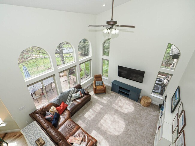 Building Photo - 4 Bedroom, 2.5 bathroom Bluffdale Home