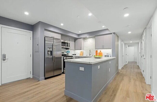 Building Photo - 5405 Hermitage Ave