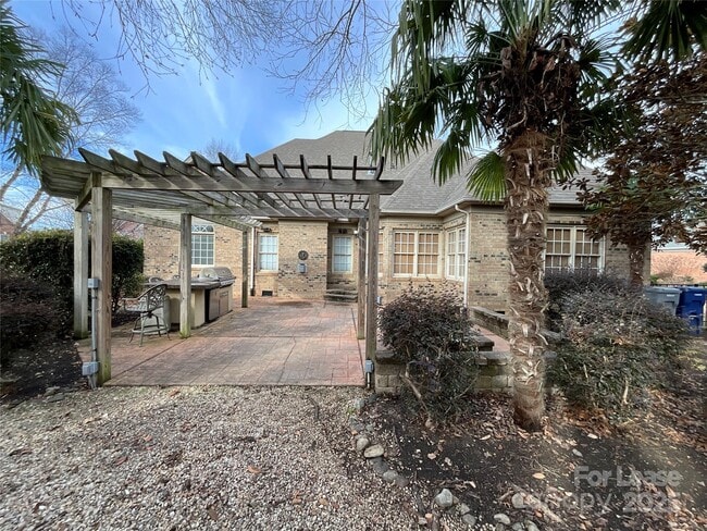 Building Photo - 3100 Sea Island Ln