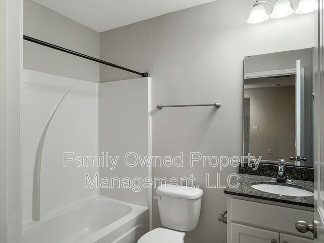 Building Photo - 540 Truman Dr