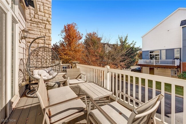 Building Photo - 2227 City View Dr
