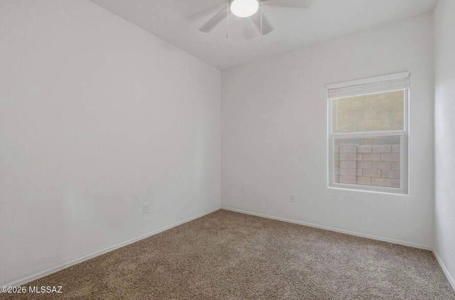 Building Photo - 2557 East Calle Joya de Ventura