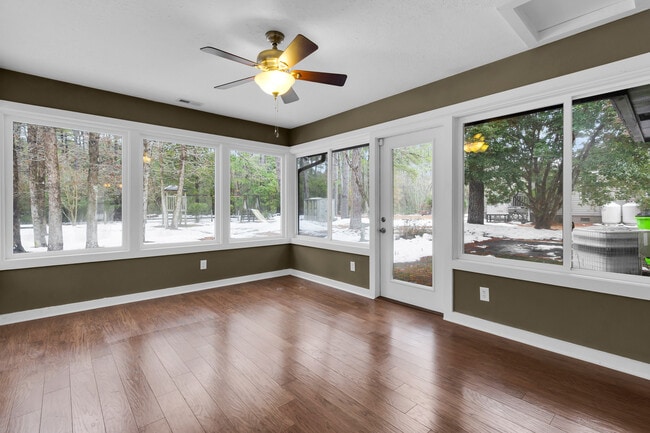 Building Photo - 1824 Caracara Dr