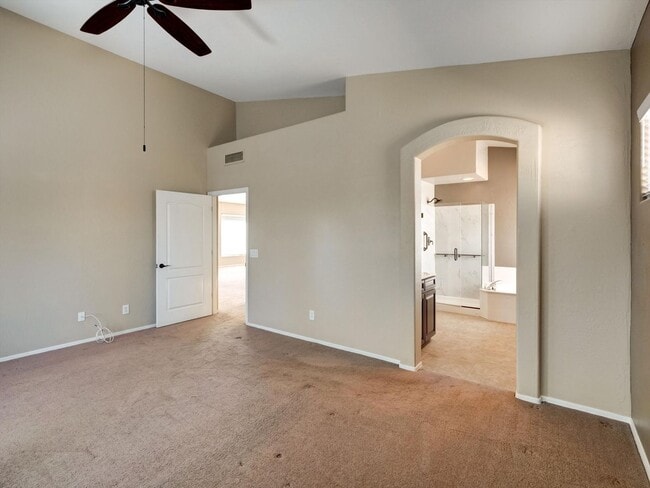 Building Photo - 3 bd 2 bth 2120 sq ft in stonehaven in sco...