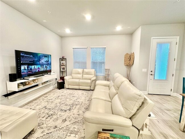 Building Photo - 900 Wild Date Ln