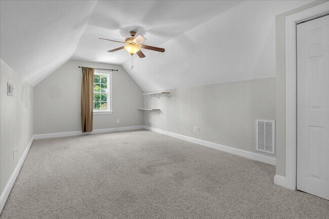 Building Photo - 164 Backfield Pl