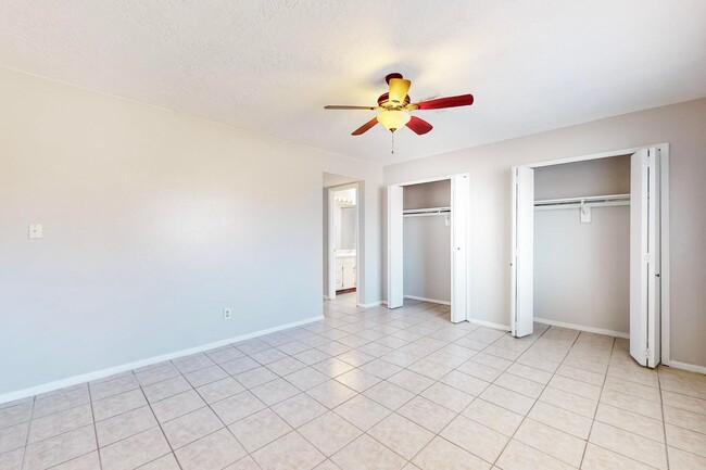 Building Photo - Taylor Ranch 4/BD 2/BA 2/CG