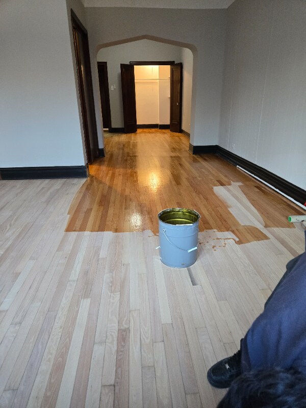 Building Photo - 6319 S Central Ave