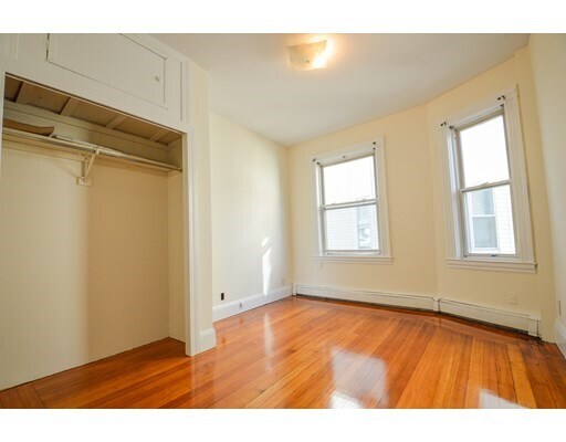 Building Photo - 74 Aldie St