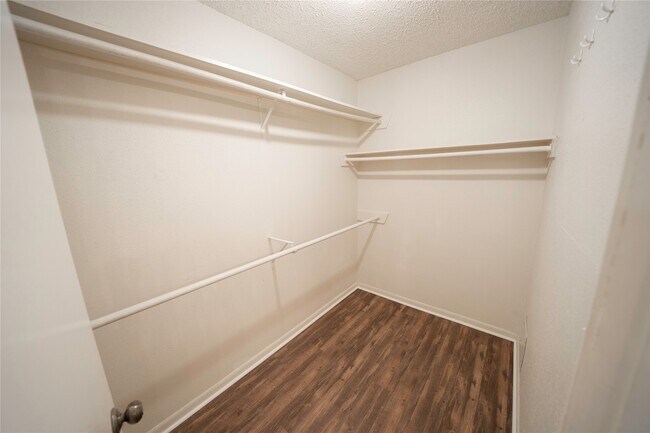 Building Photo - 22714 Brafferton Ln