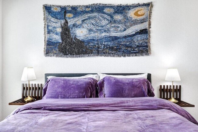 Building Photo - Move in Ready and FULLY FURNISHED 3 BD/2 BA located Far West San Antonio!